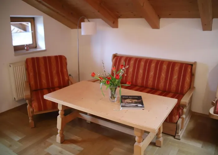 Kir Royal Apartman *