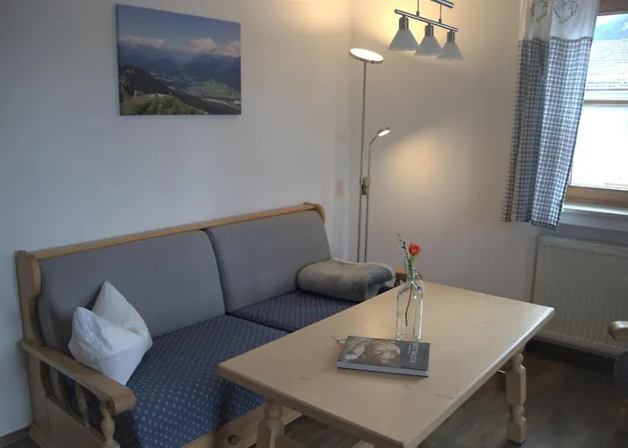 Kir Royal Apartman *
